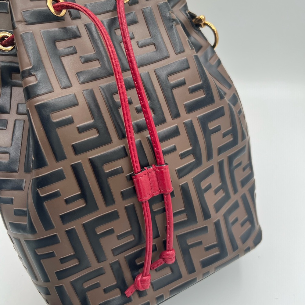 ❗️SOLD❗️Fendi FF Zucca pattern bucket bag 😍❤️ - Picture 5 of 12